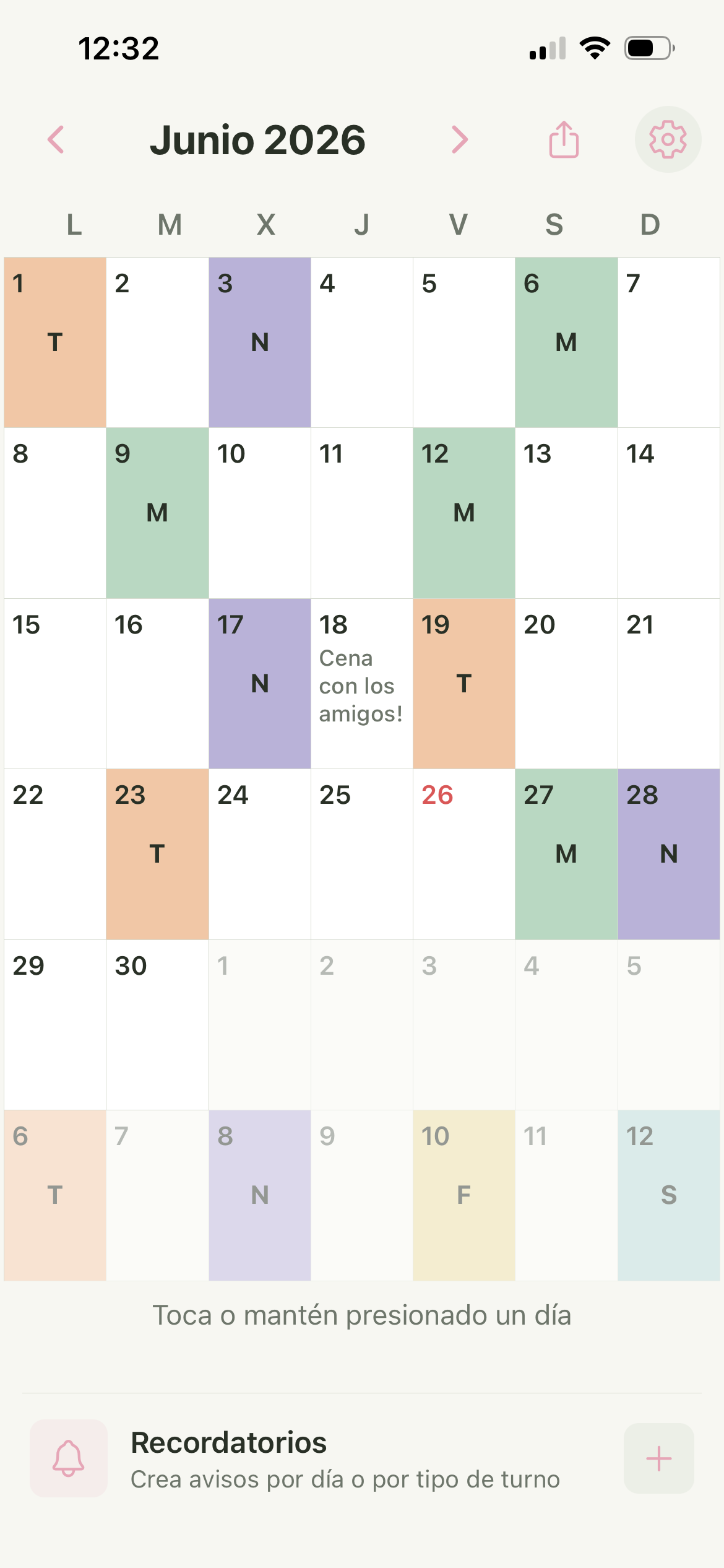 Calendario mensual de Turnicos con turnos de colores y toolbar inferior